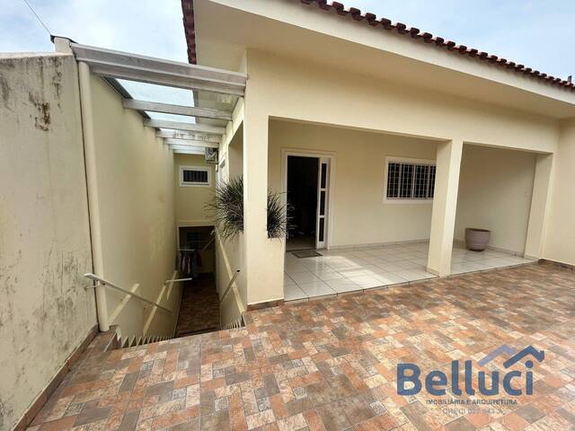 #994 - Casa para Venda em Piraju - SP