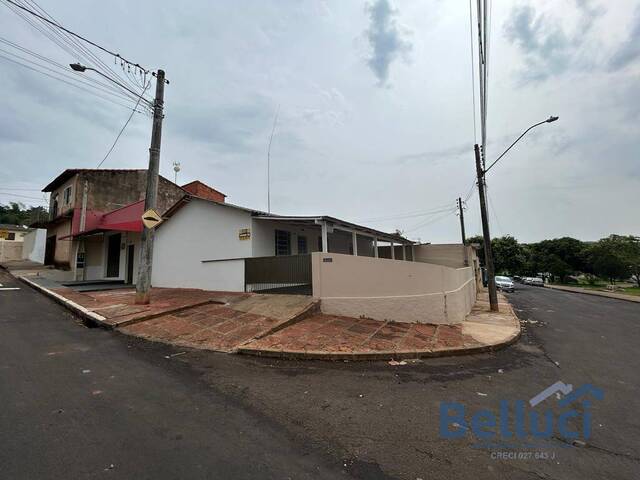 #1043 - Casa para Venda em Piraju - SP - 2