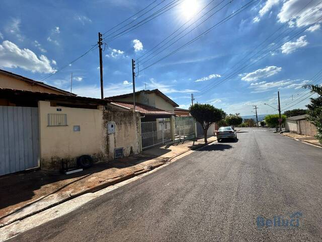 #1075 - Casa para Venda em Piraju - SP