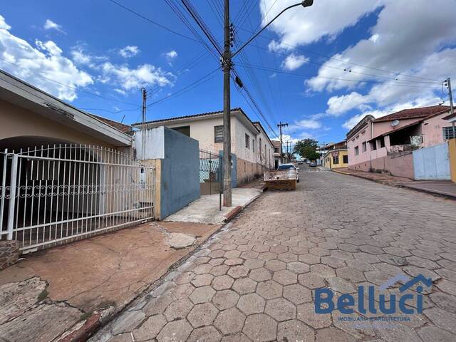 #1213 - Casa para Venda em Piraju - SP - 2