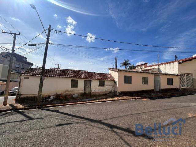 #1234 - Casa para Venda em Piraju - SP - 2