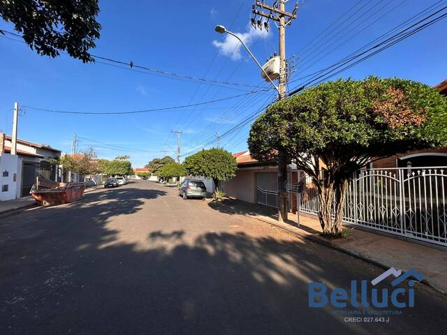 #1242 - Casa para Venda em Piraju - SP - 2