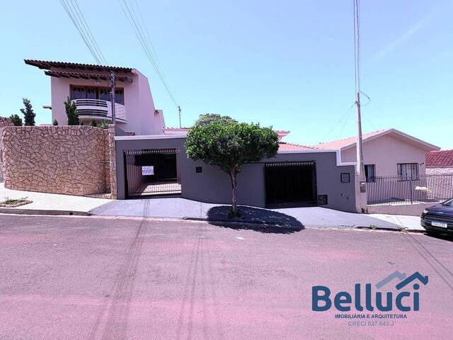 #1360 - Casa para Venda em Piraju - SP - 2