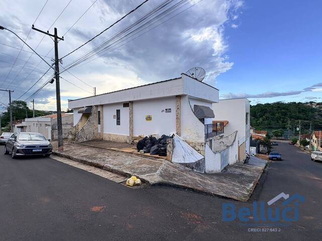 #1405 - Casa para Venda em Piraju - SP - 2